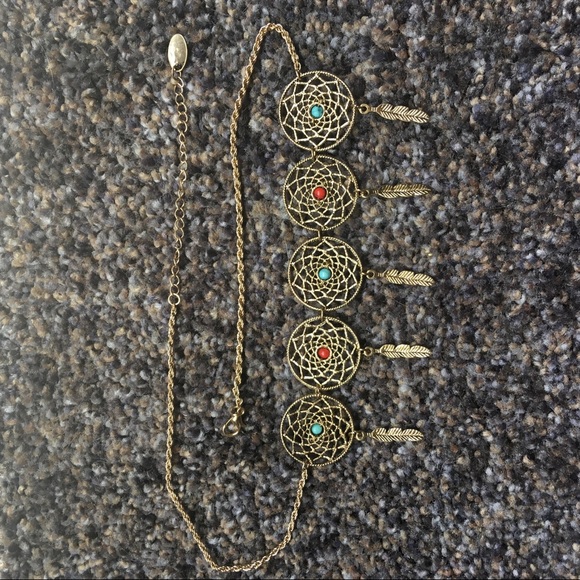 NWOT Gold Dreamcatcher with Feathers Necklace - Picture 8 of 8